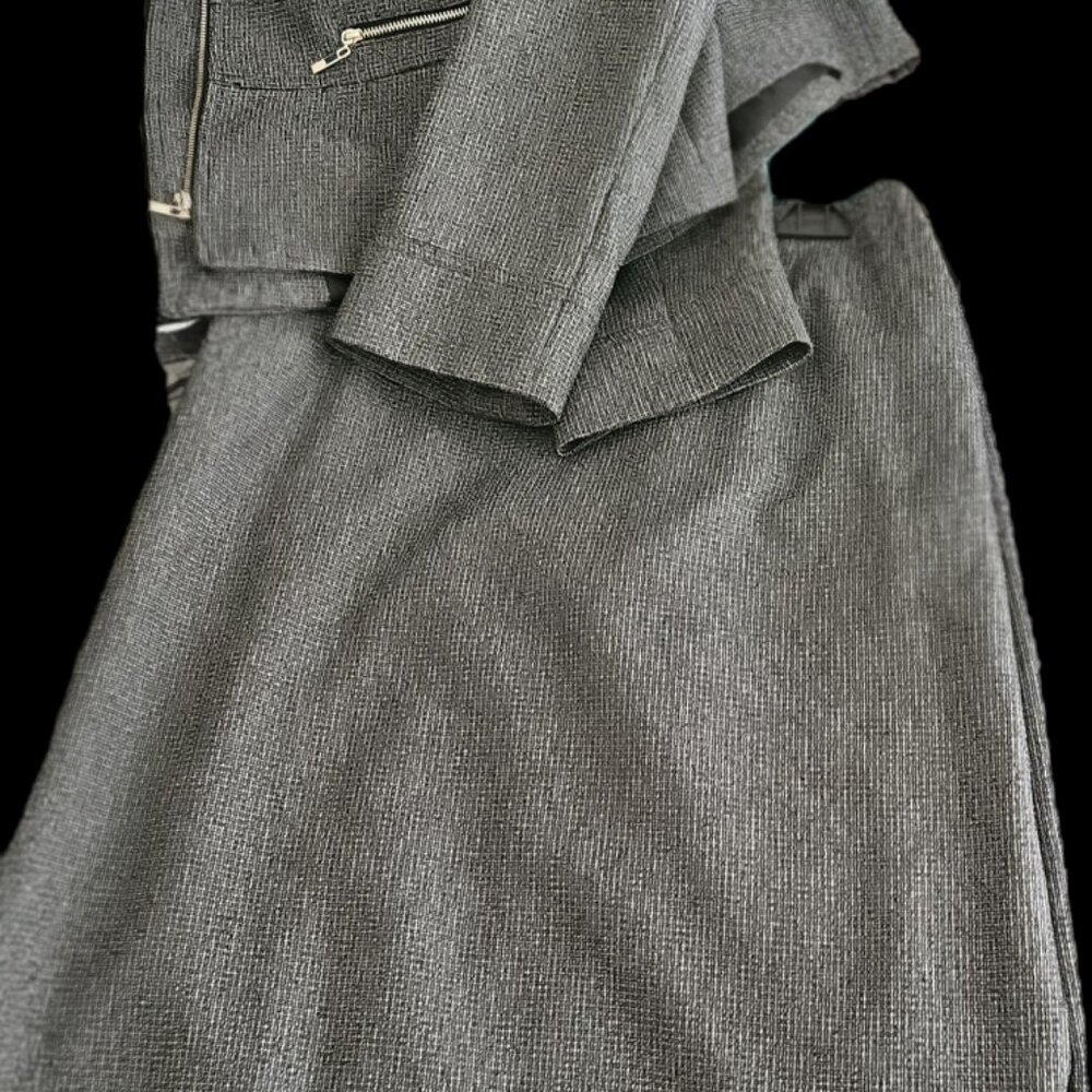 Stunning textured gray skirt suit